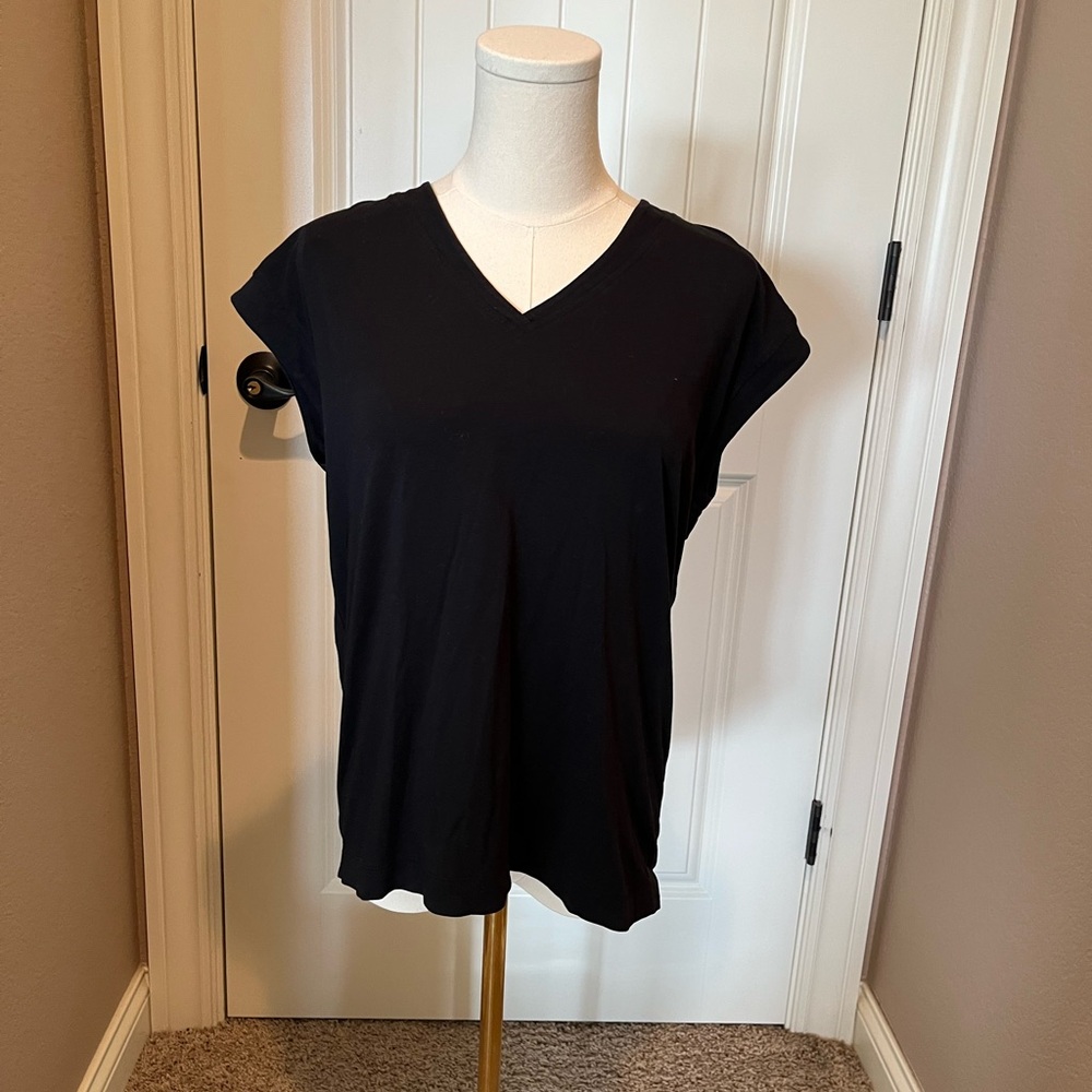 Athleta Black V-Neck Short Sleeve Tee